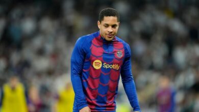 فيتور روكي يقوم بتصرف غريب قبل رحيله عن برشلونة