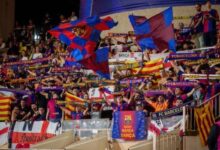 حشد كبير من الجماهير في برشلونة ترفع شعارات نازية أمام موناكو في دوري أبطال أوروبا