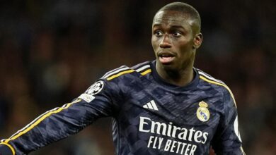فيرلاند ميندي يجدد عقده مع ريال مدريد